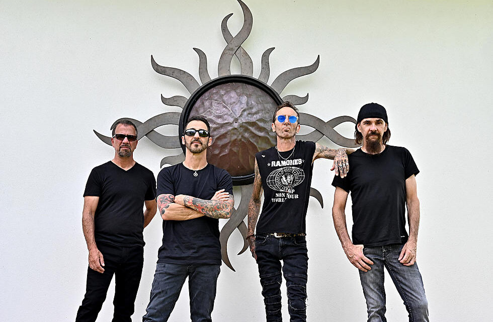 Godsmack Debut Catchy New Song 'Surrender' Godsmack,Surrender